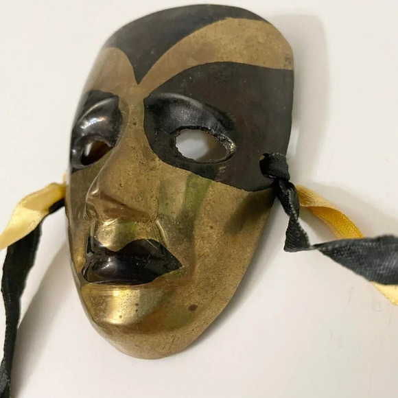 Vintage Brass Small Mask Delgif India Wall Decor - Picture 3 of 16